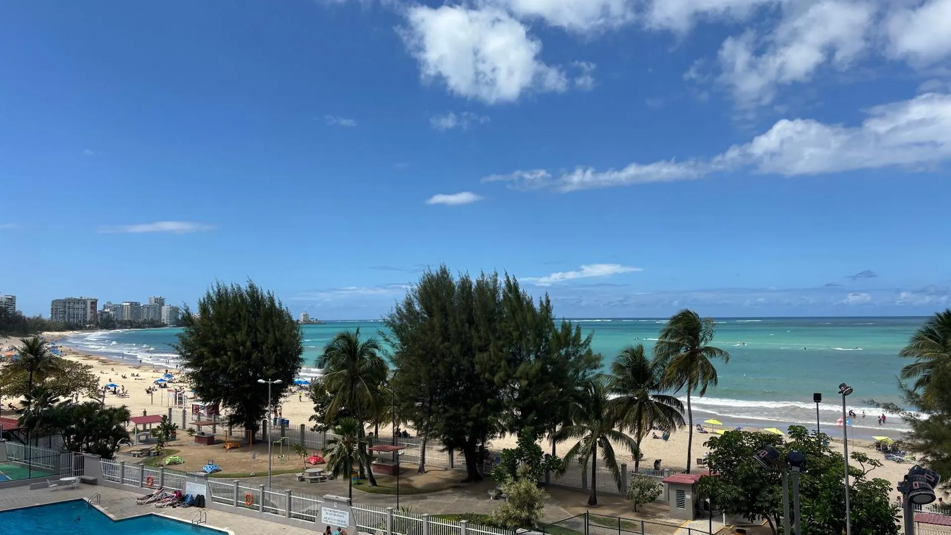 Oceanfront Isla Verde 2B 2B Apartment Paradise Getaway 圣胡安